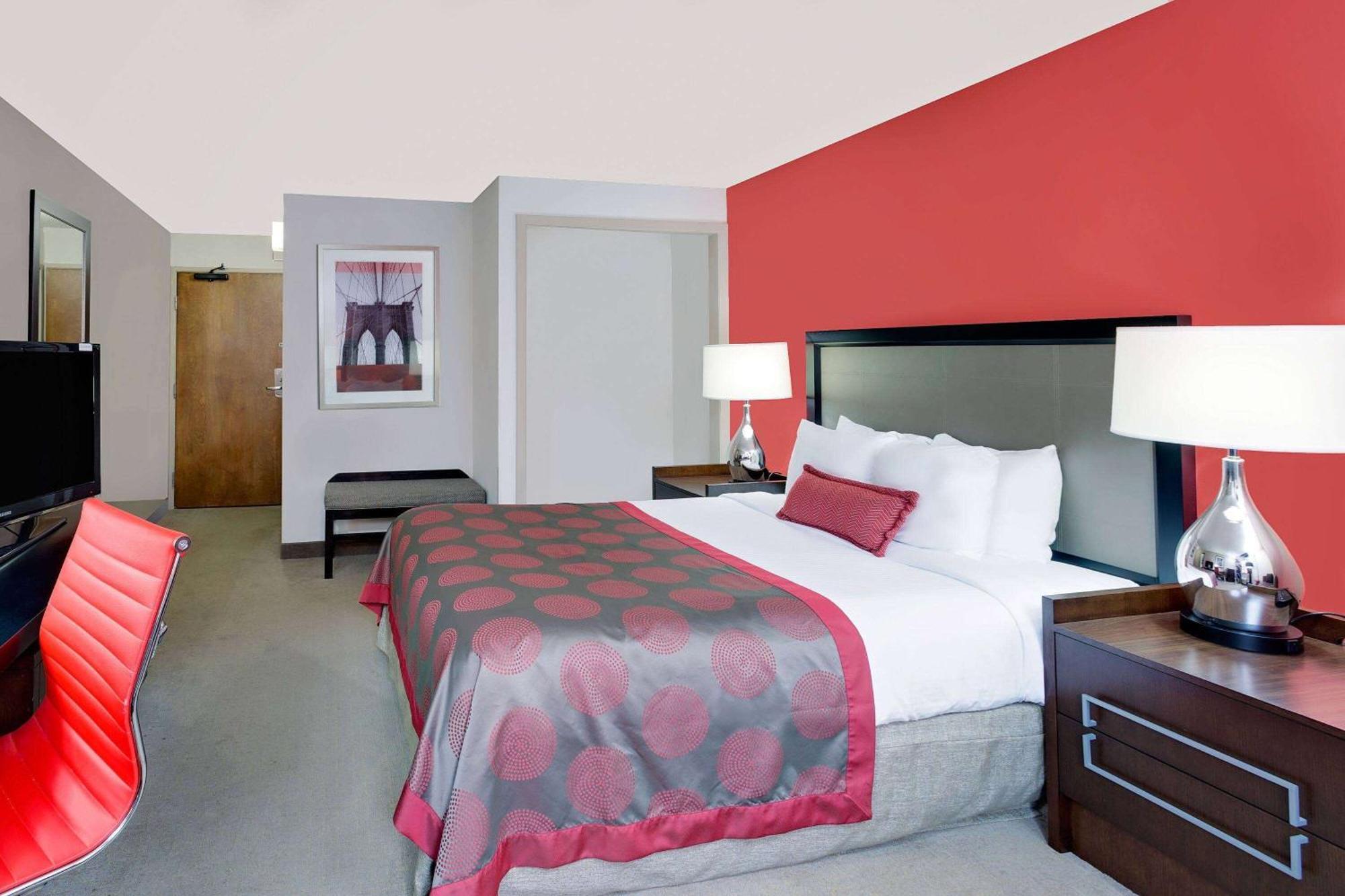 Hotel Ramada By Wyndham 3*