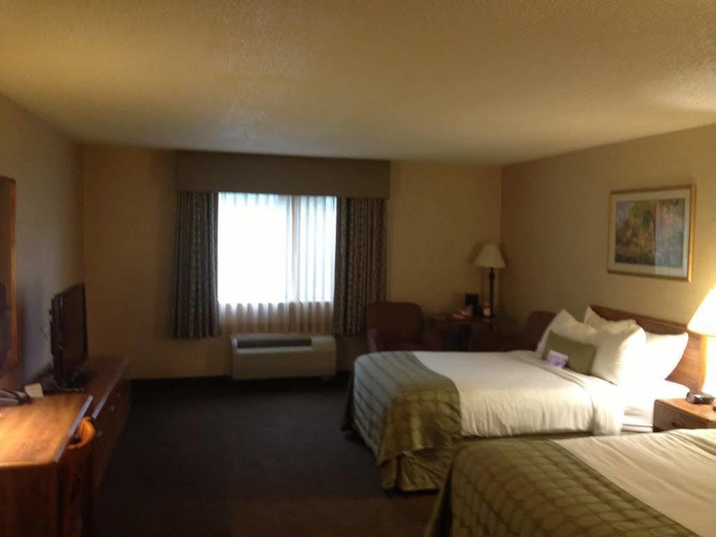 Ramada By Wyndham 3* Marquette