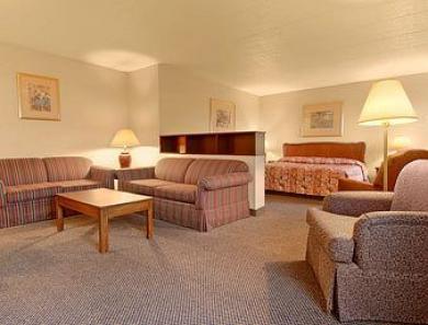 Ramada By Wyndham Hotel Marquette