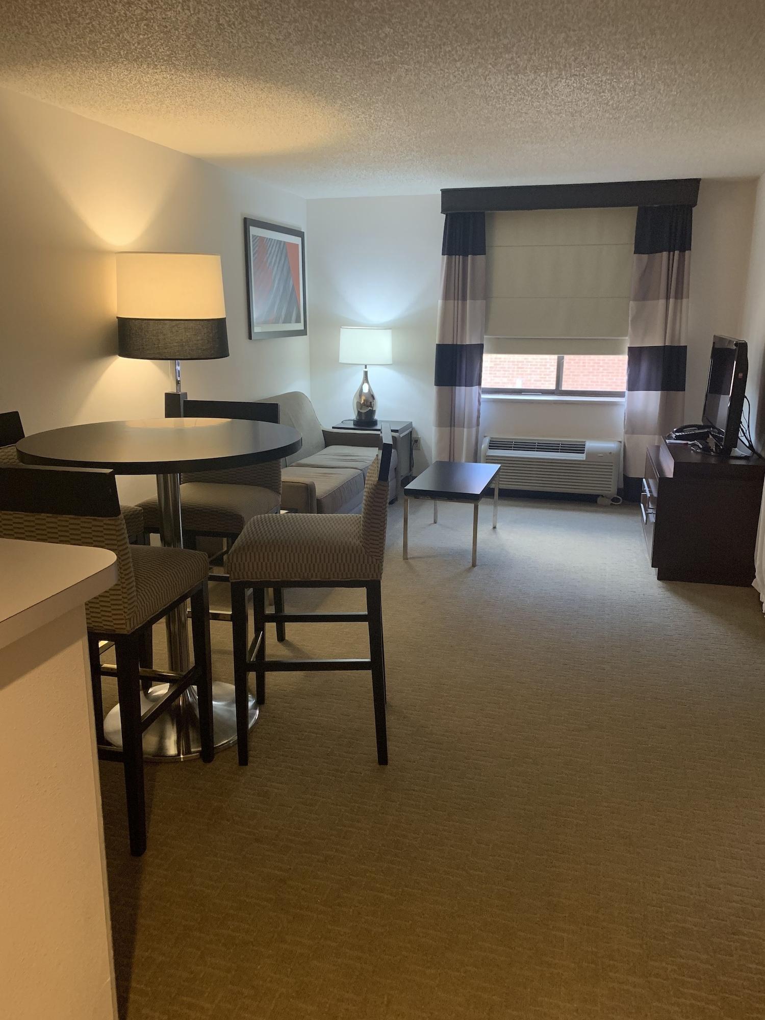 Hotel Ramada By Wyndham Marquette