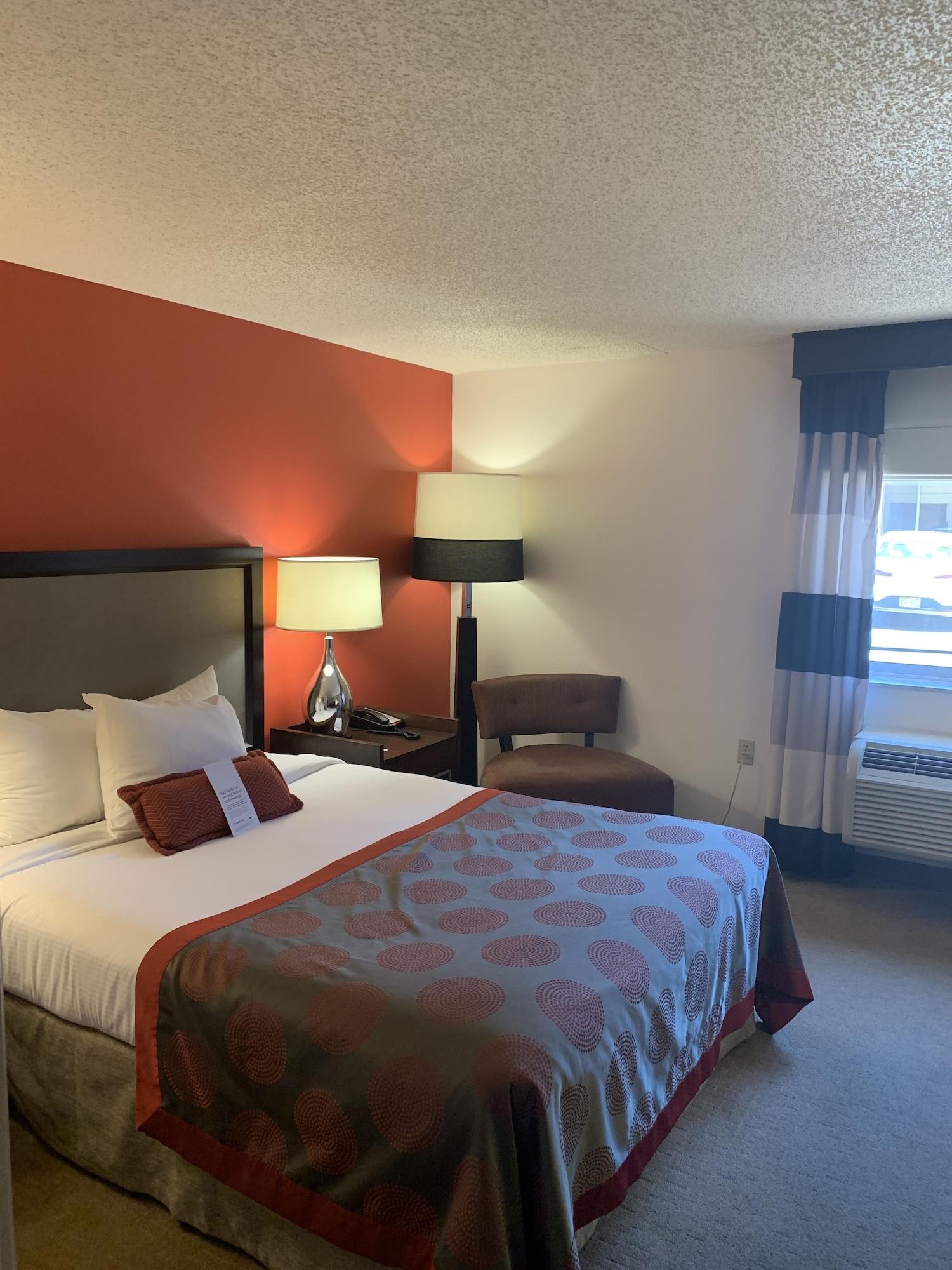 Ramada By Wyndham Hotel Marquette
