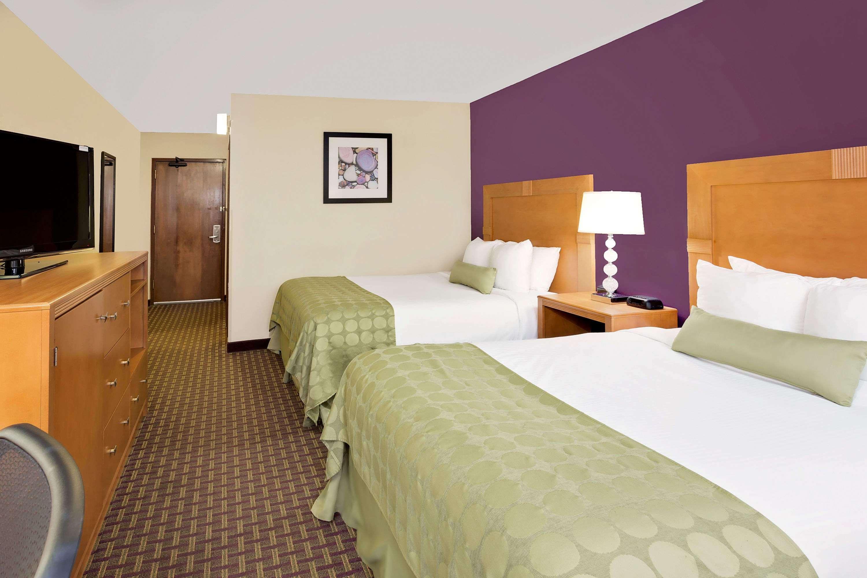 Hotel Ramada By Wyndham Marquette