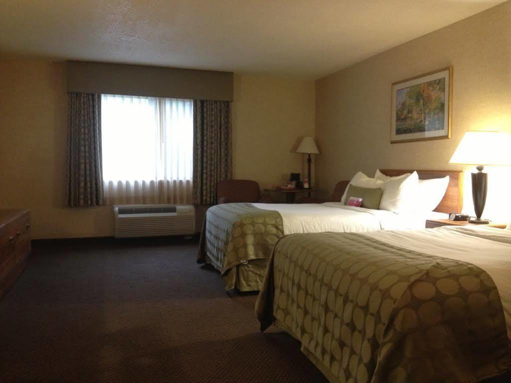 Ramada By Wyndham Marquette